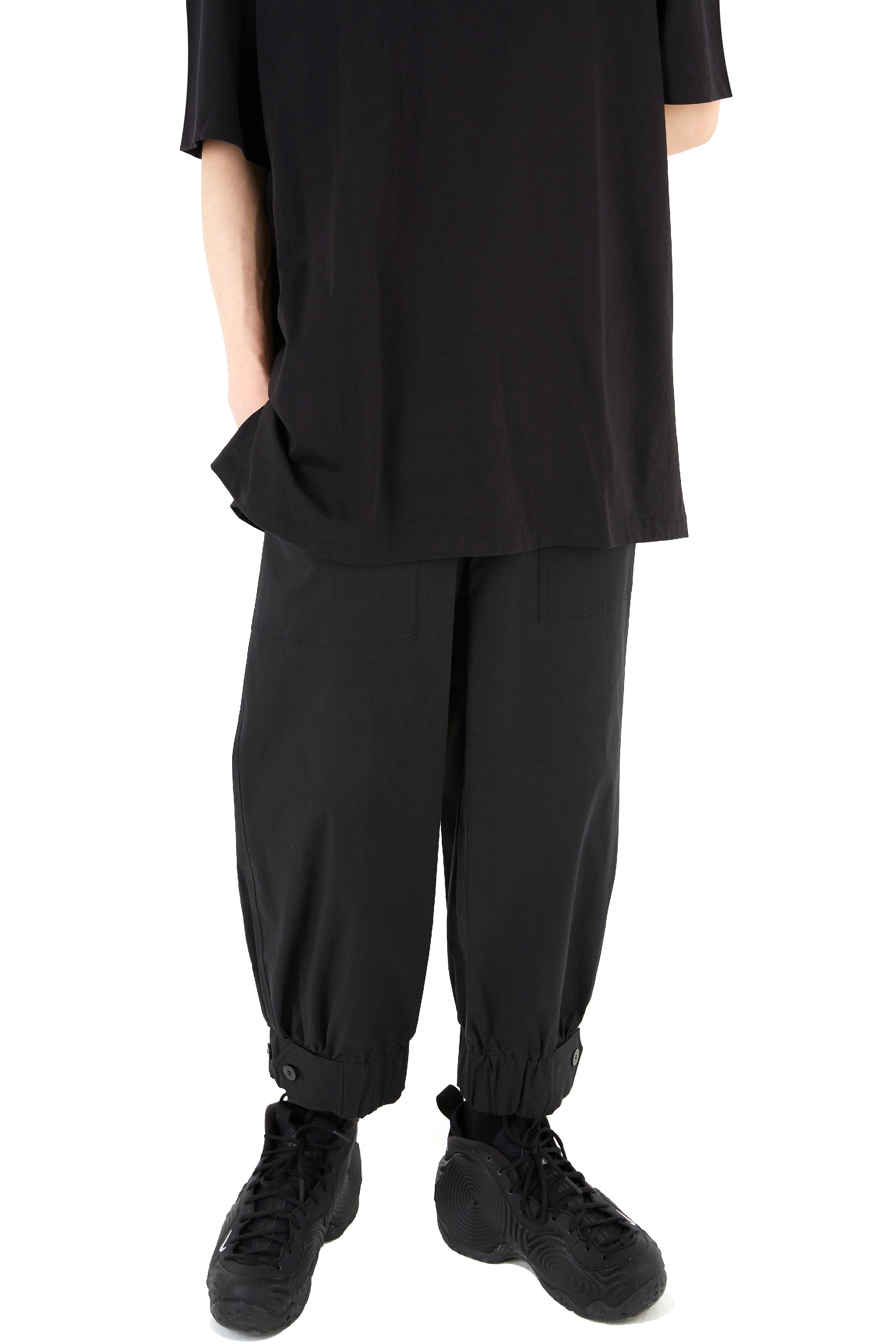 P016 / Crop Jorgger Pants (Black) [기리보이 착용 제품]