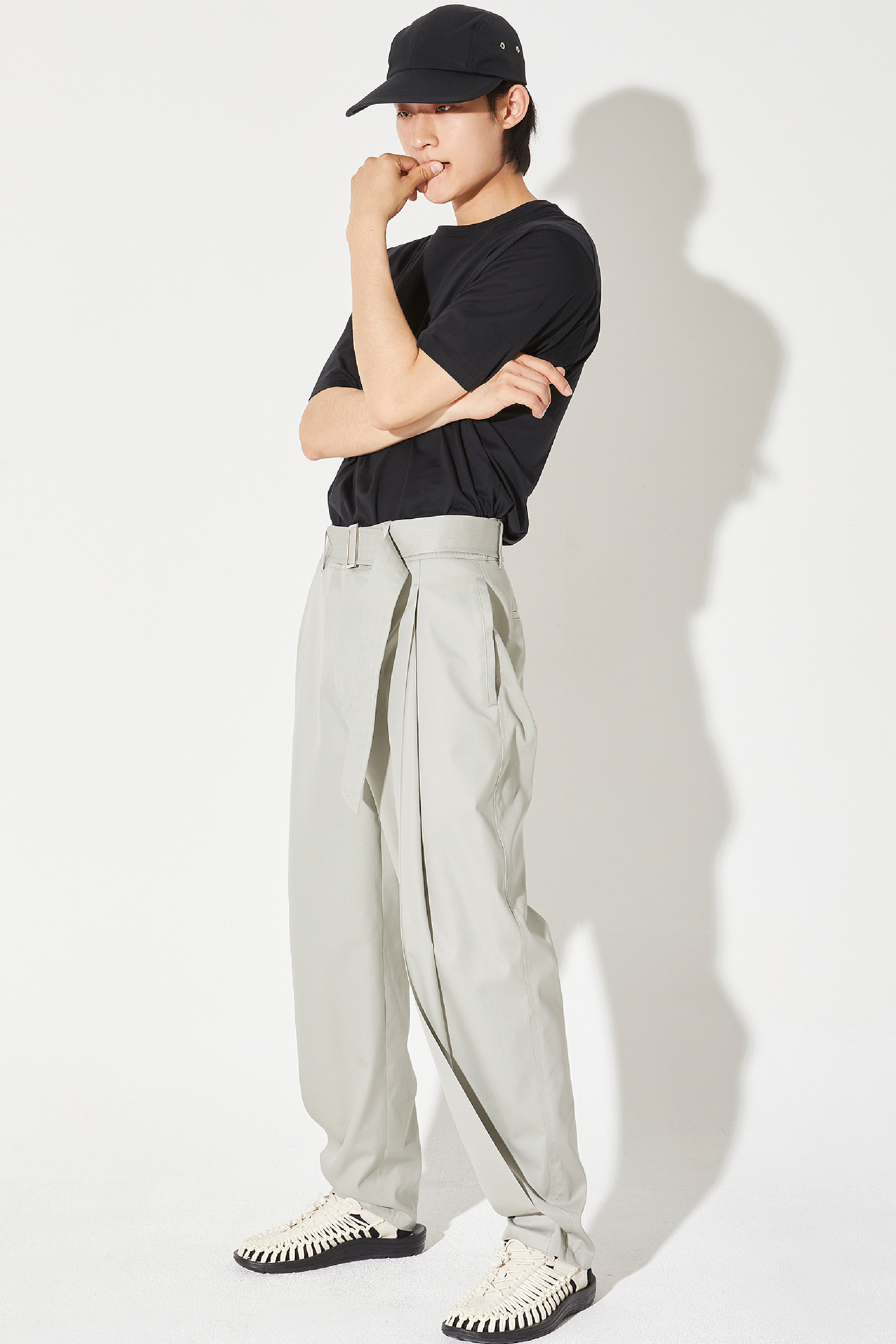 P014 / Structural Tapered Long Pants (Grey Green)